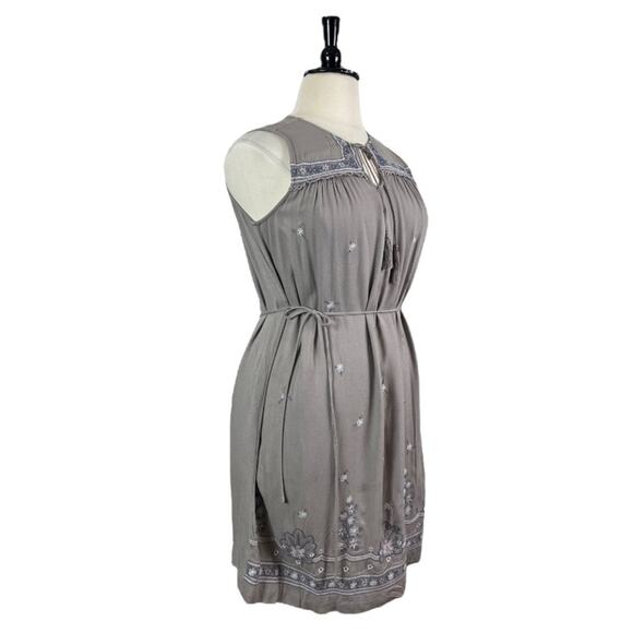 Time and Tru Shift Dress Embroidered Tassel Neck Sleeveless Taupe Women’s XL - Picture 2 of 13